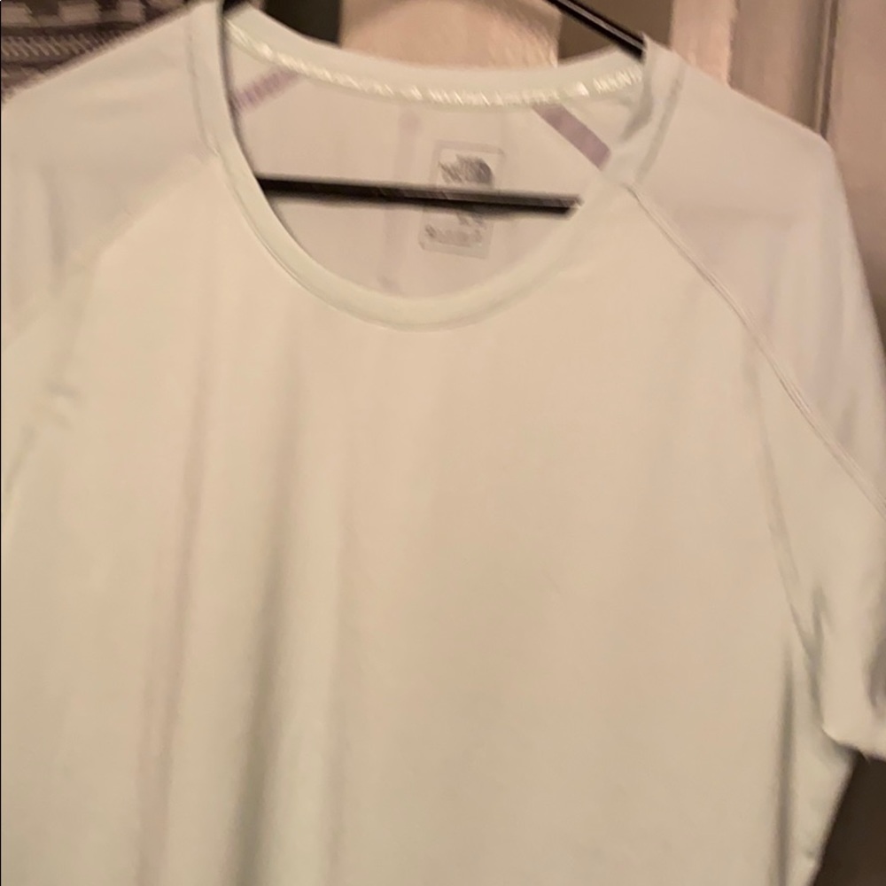 Women’s north face shirt athletic